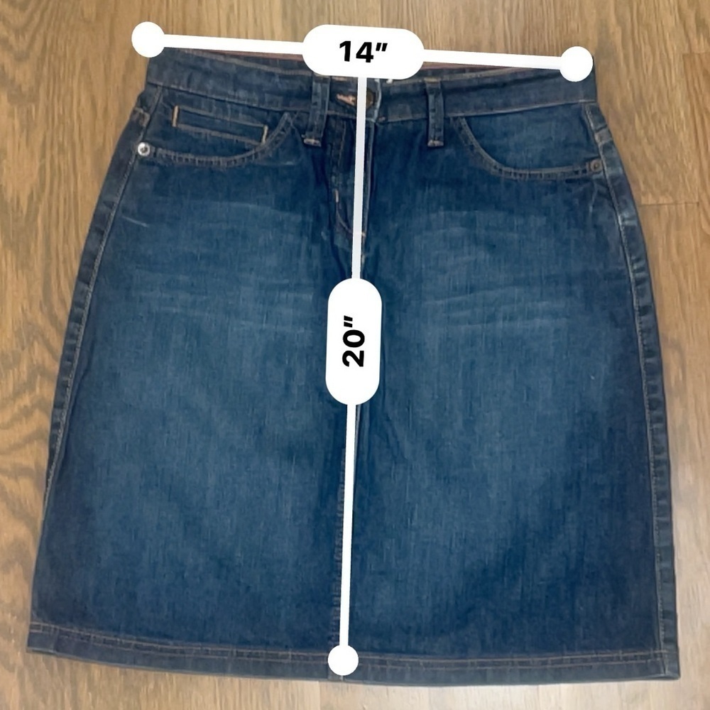 Boden blue Denim Skirt size 4R academia school
Girl - Picture 5 of 6